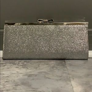 Glittery silver clutch